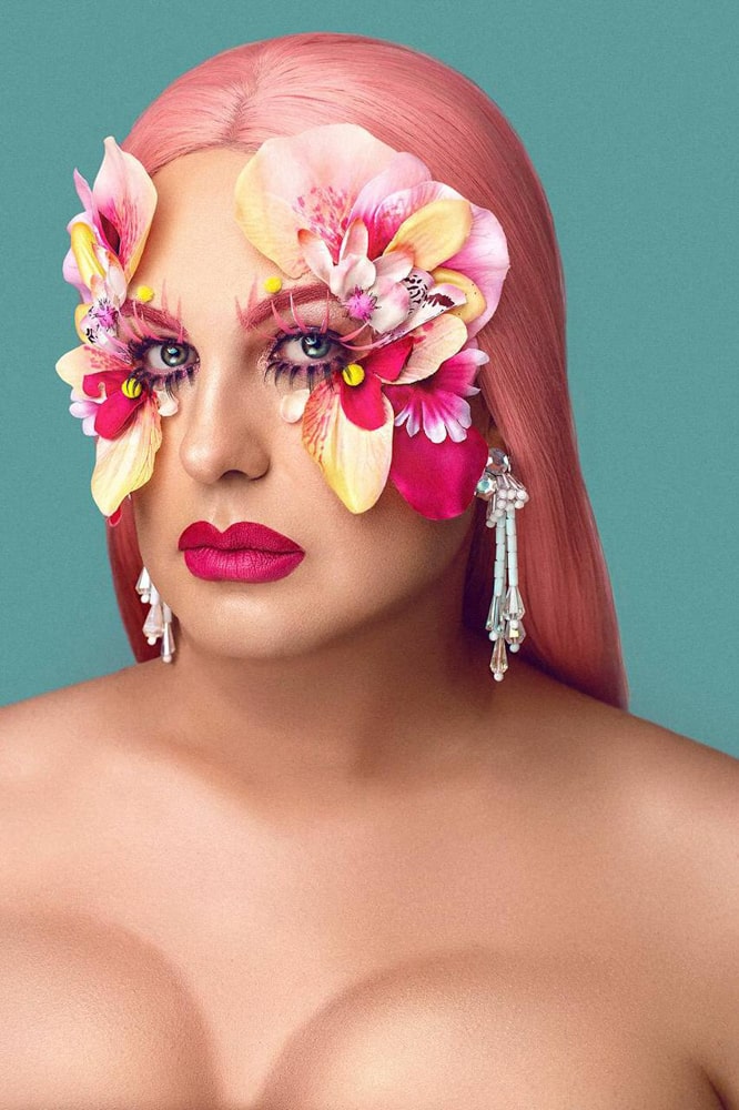 exhuberancia carey con maquillaje de diosa de las flores